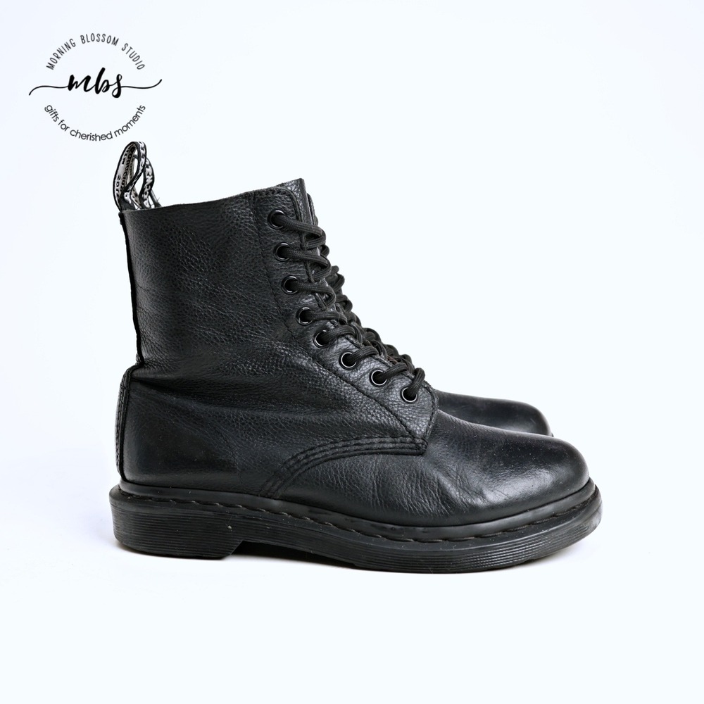 Dr. Martens 1460 Pascal Mono Virginia Leather Lace Up Boots Black Women 7